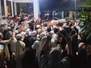 Isak Tangis Ribuan Pelayat Sambut Jenazah Habib Hasan Alhabsyi