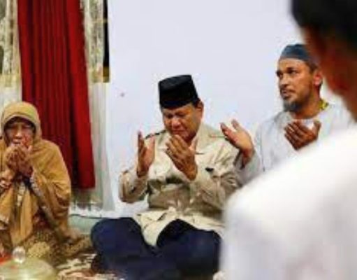 Prabowo Subianto Bersilaturahmi dengan Keluarga Pendiri Alkhairaat di Palu