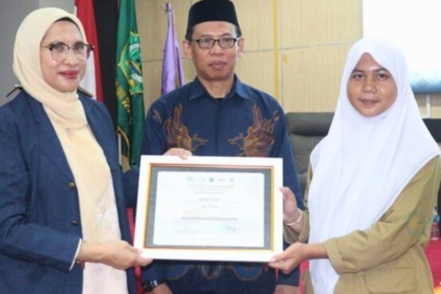 Milyam Kadir Harumkan Gorontalo, Siswi MA Alkhairaat Popayato Barat Raih Best Paper ALCISEB 2025